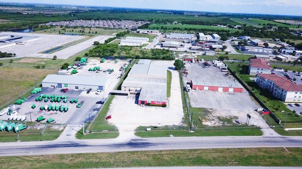 Industrial For Sale: 5655 S Interstate 35, New Braunfels, TX 78132